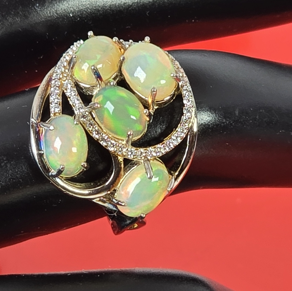 925 Sterling Silver Ring with Natural White Opals & CZ - Picture 3 of 9